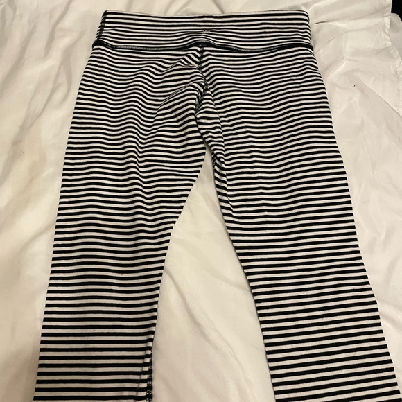 Lululemon Bold Striped COTTON The Under Crop Pants size 10 Large - Picture 2 of 7